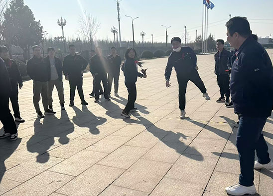 凝心聚力強(qiáng)堡壘，勇毅前行開新局